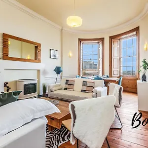 New Town 3br-1ba, St. James Centre - Free Parking By Bonjour Residences Apartment