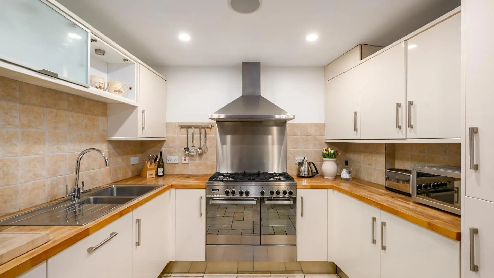 Apartment Stylish & Central 2Br Stockbridge Gem Edinburgh United Kingdom